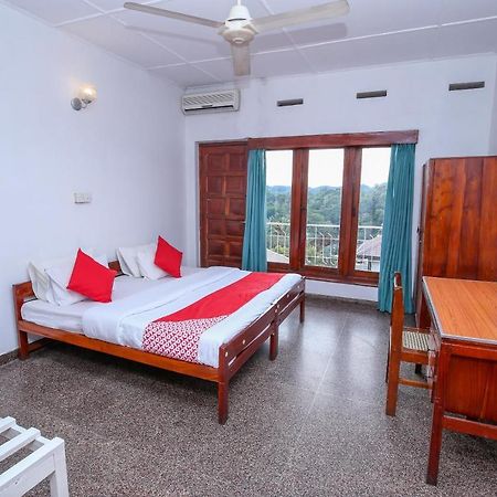 קנדי Oyo 436 Sandakelum Tourist Guest House מראה חיצוני תמונה