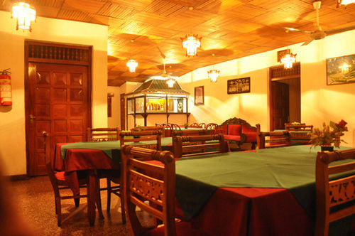 קנדי Oyo 436 Sandakelum Tourist Guest House מראה חיצוני תמונה