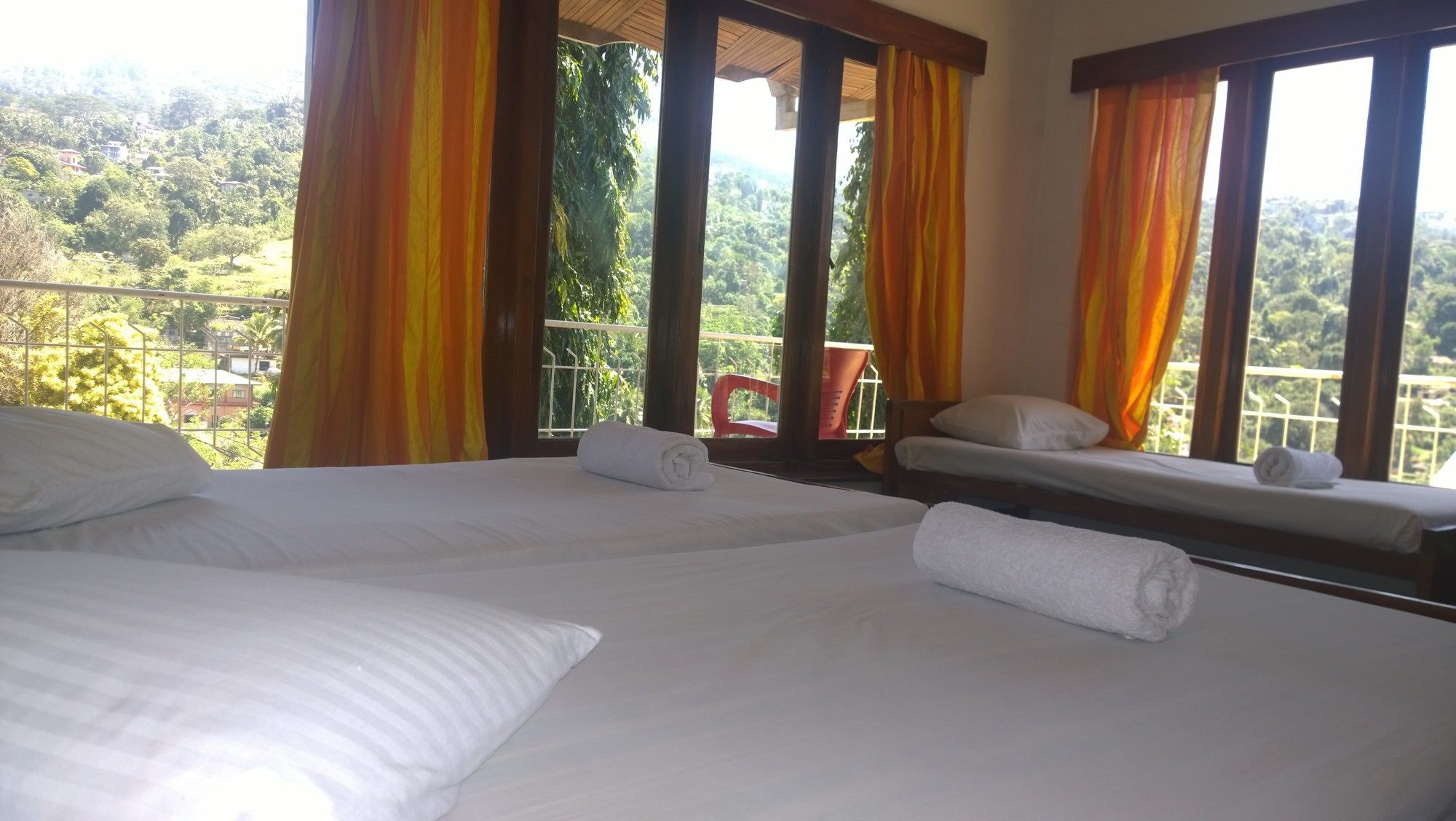 קנדי Oyo 436 Sandakelum Tourist Guest House מראה חיצוני תמונה