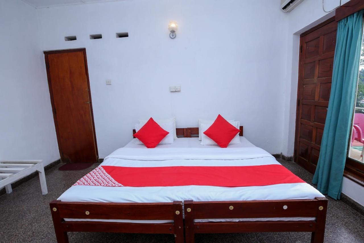 קנדי Oyo 436 Sandakelum Tourist Guest House מראה חיצוני תמונה