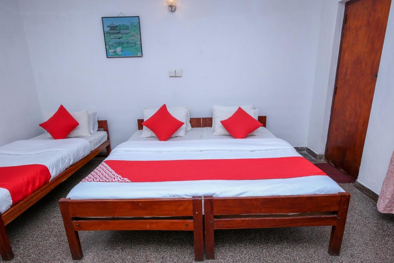 קנדי Oyo 436 Sandakelum Tourist Guest House מראה חיצוני תמונה