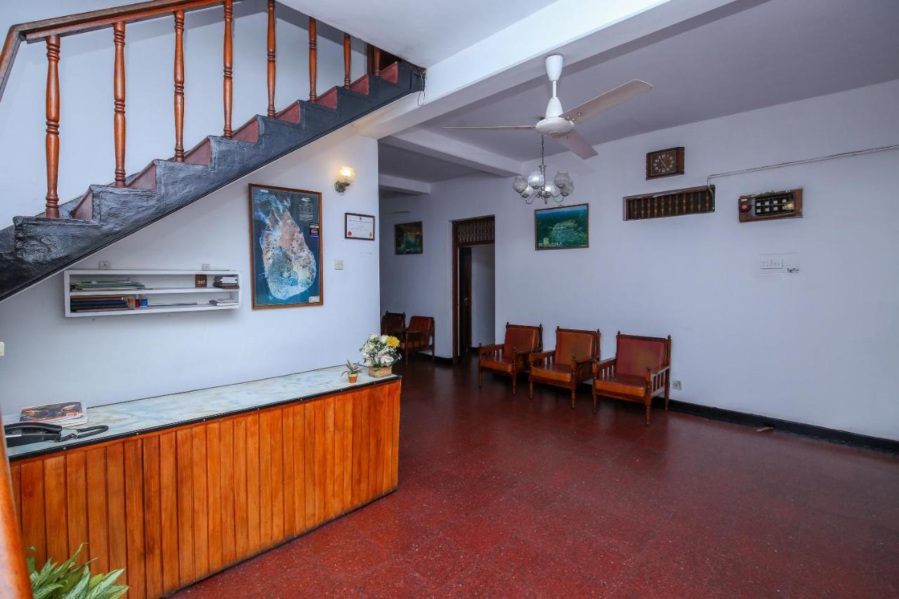 קנדי Oyo 436 Sandakelum Tourist Guest House מראה חיצוני תמונה